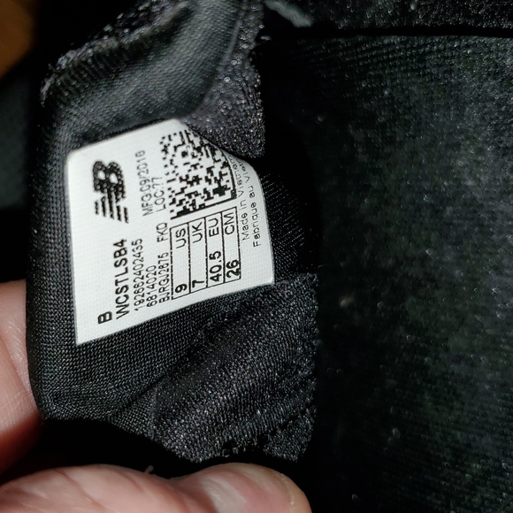 NWOT New Balance Sneakers - Picture 8 of 9